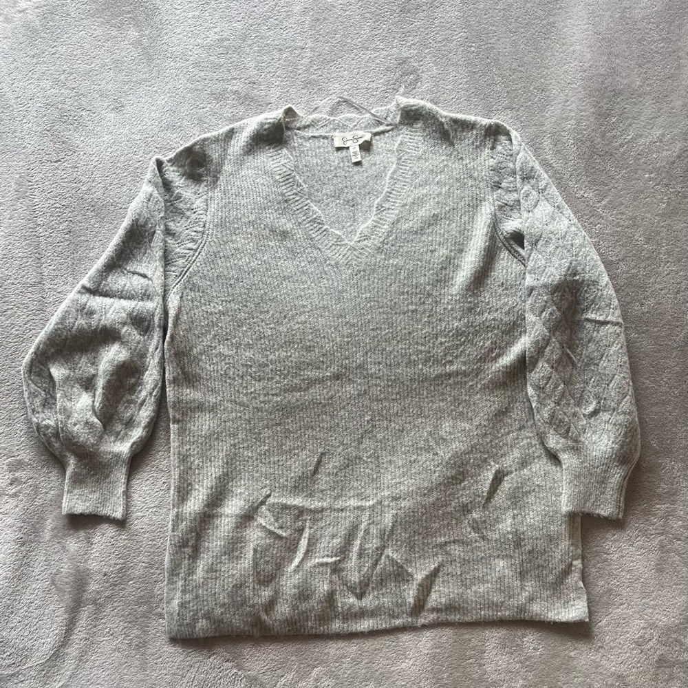 Jessica Simpson Gray V-Neck Sweater